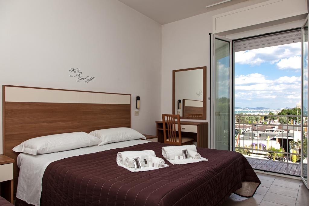 Hotel Vela D'Oro Riccione Exteriör bild