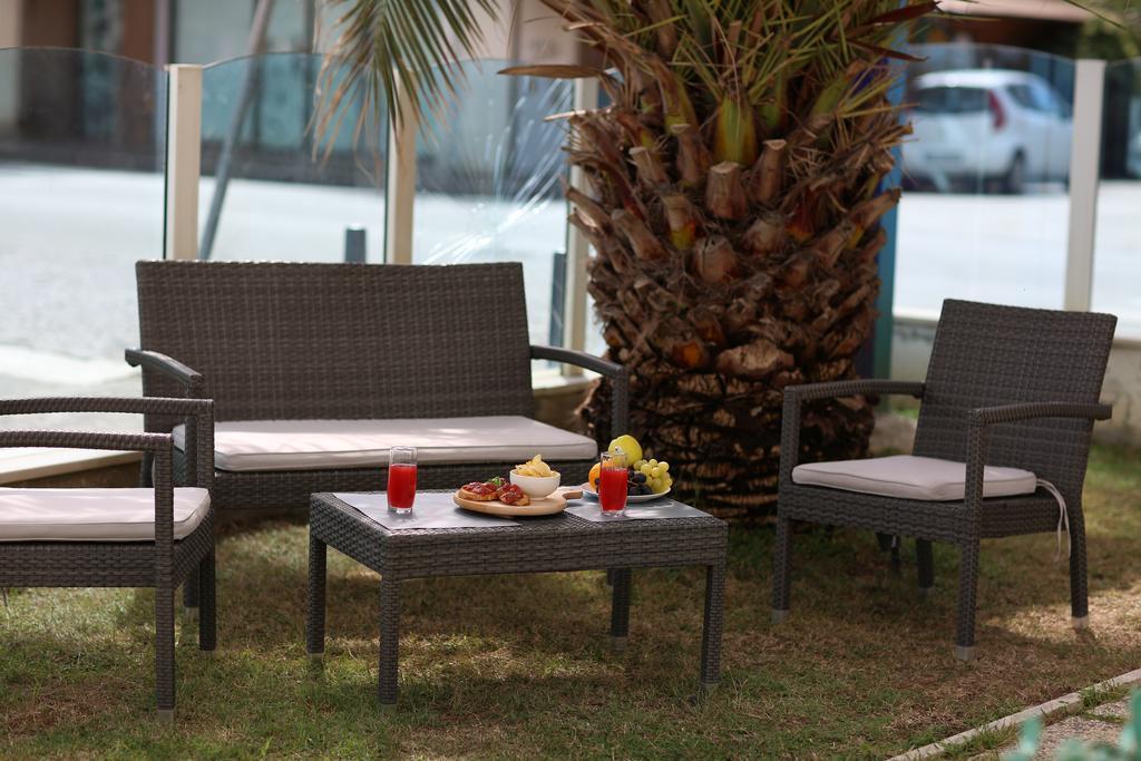 Hotel Vela D'Oro Riccione Exteriör bild