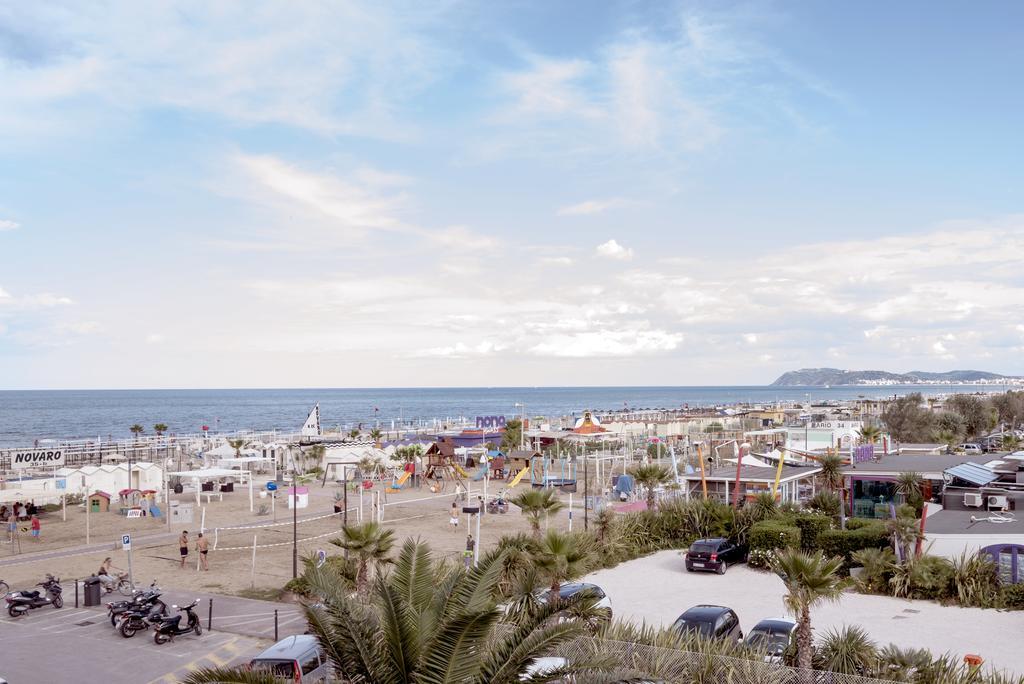 Hotel Vela D'Oro Riccione Exteriör bild