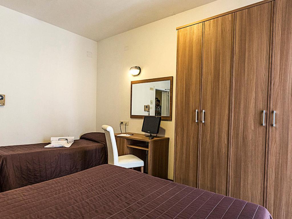 Hotel Vela D'Oro Riccione Exteriör bild