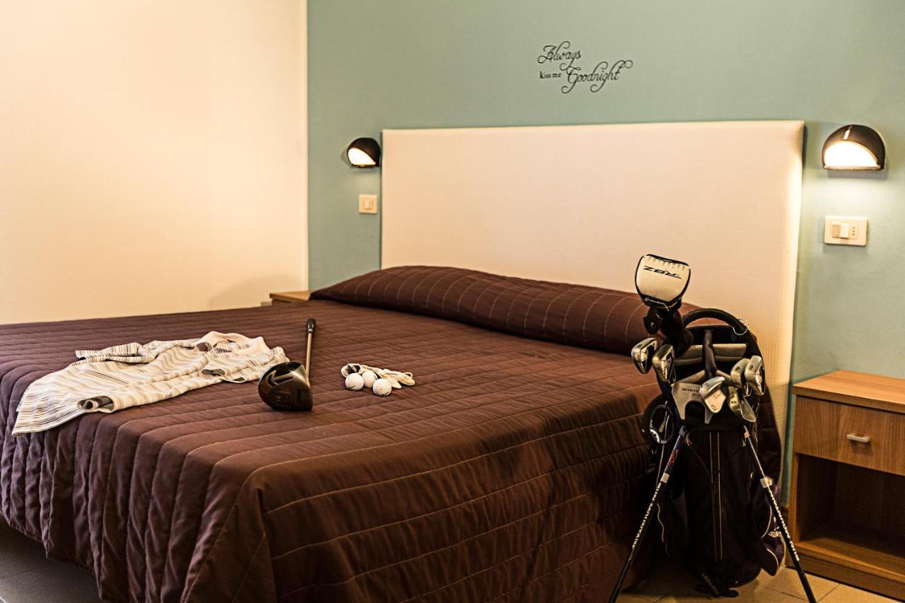 Hotel Vela D'Oro Riccione Exteriör bild