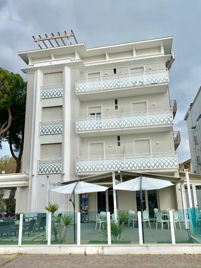 Hotel Vela D'Oro Riccione Exteriör bild