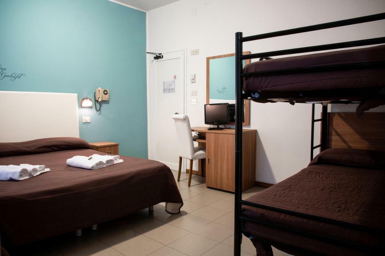 Hotel Vela D'Oro Riccione Exteriör bild
