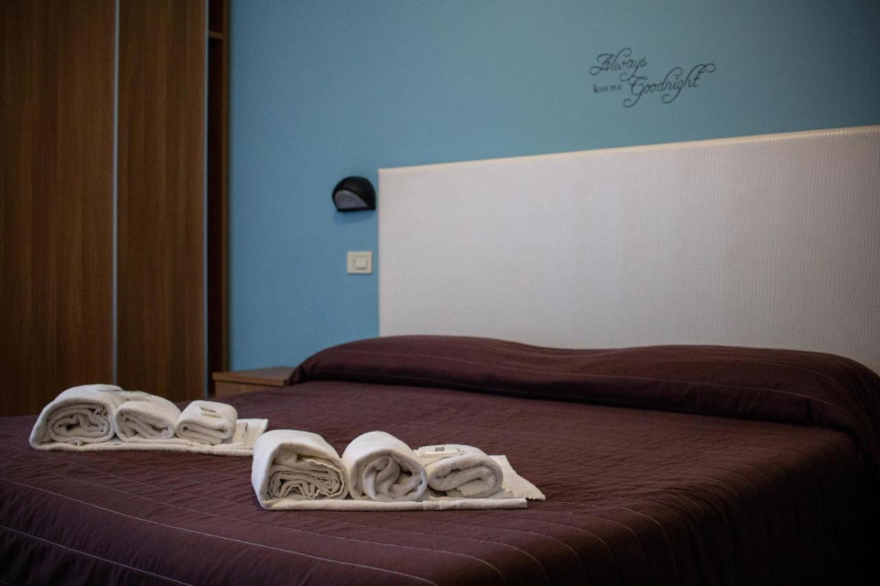 Hotel Vela D'Oro Riccione Exteriör bild